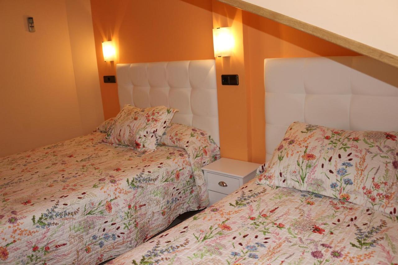 Hostal Don Jaime I Y II Segovia Exterior photo
