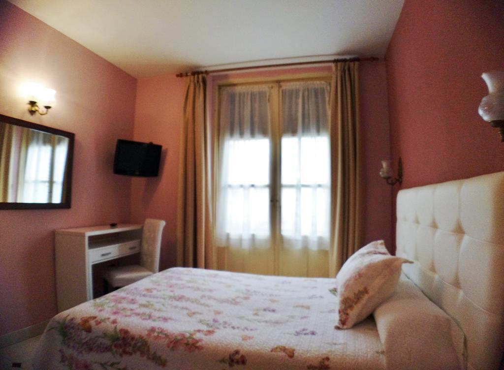Hostal Don Jaime I Y II Segovia Exterior photo