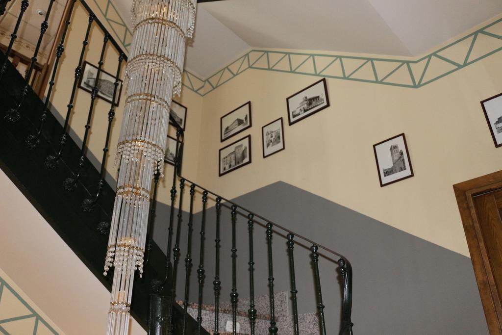 Hostal Don Jaime I Y II Segovia Exterior photo